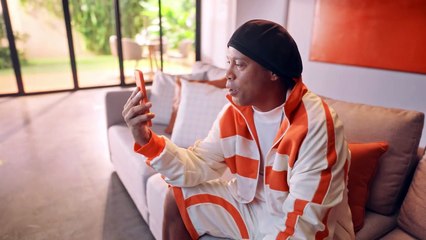 Ronaldinho Gaúcho é o novo embaixador da Shopee para o Dia do Consumidor