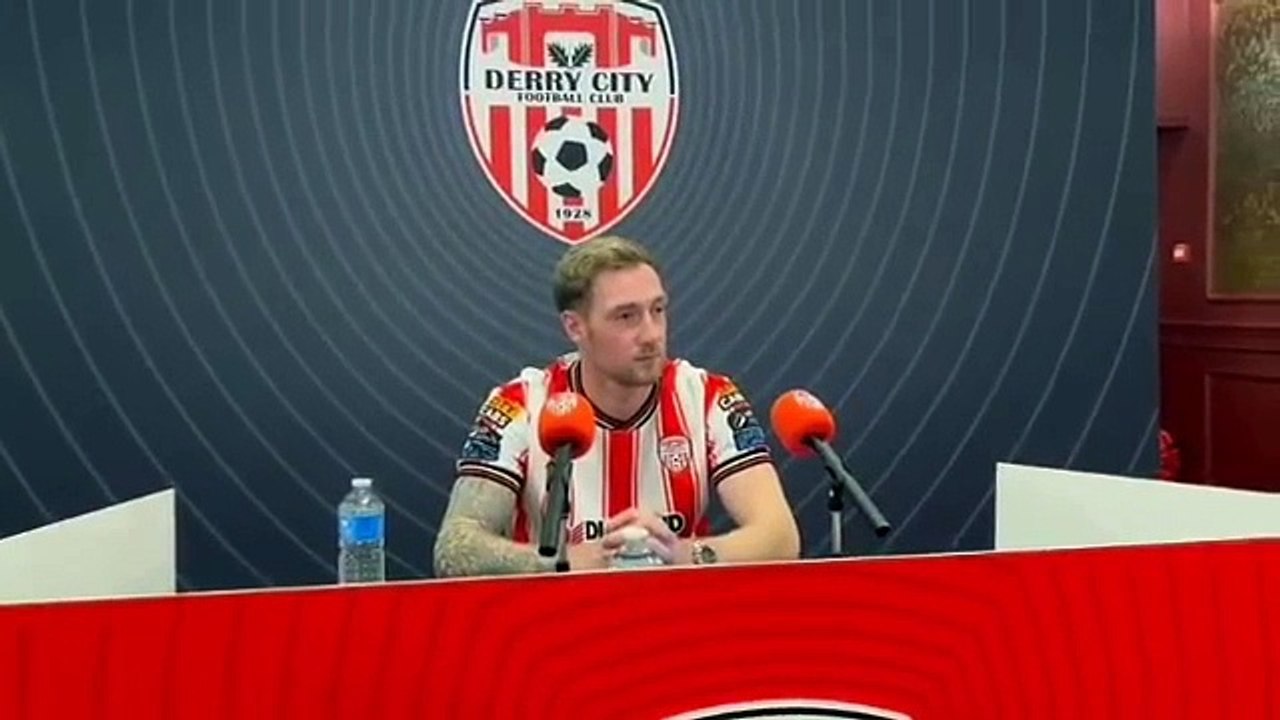 Kevin Holt is unveiled as a Derry City signing