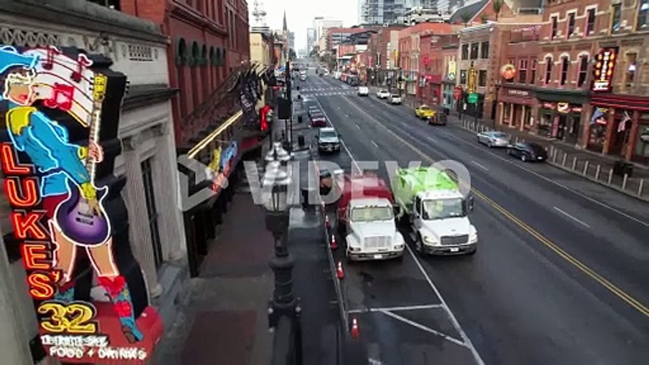 aerial pullout bars on broadway in nashville tennessee