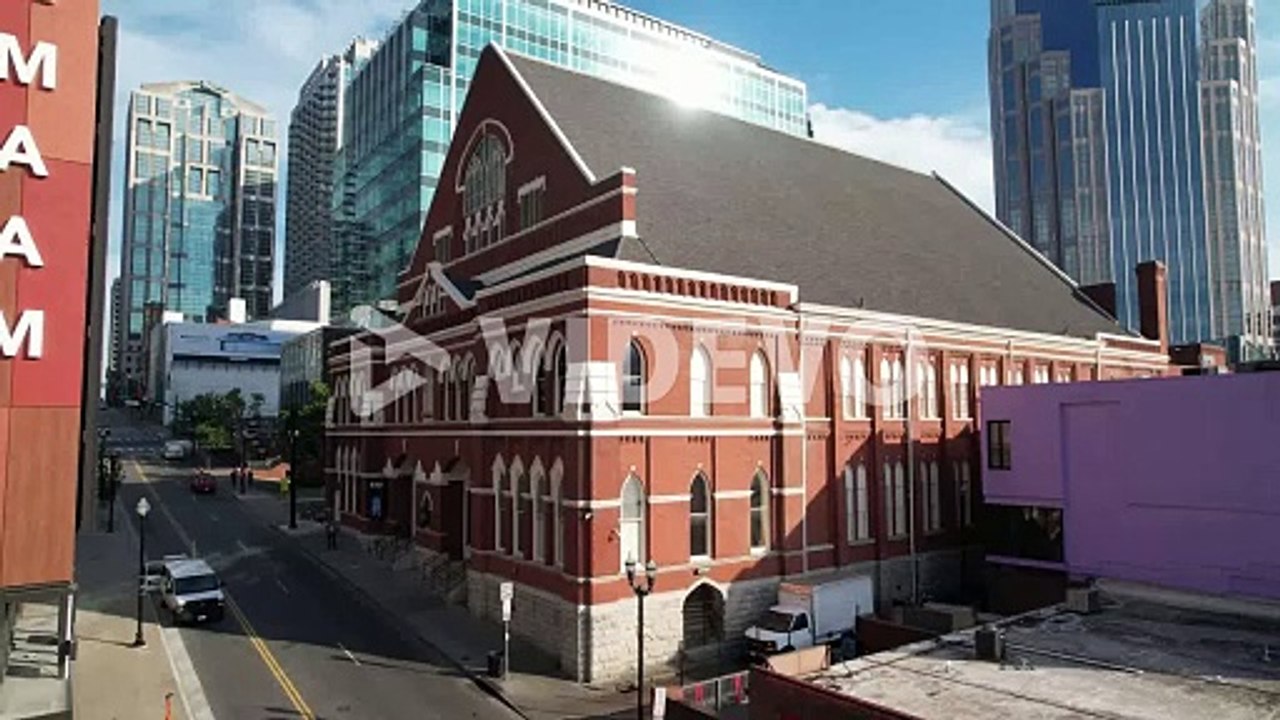 fast aerial push into the ryman auditorium in nashville tennessee