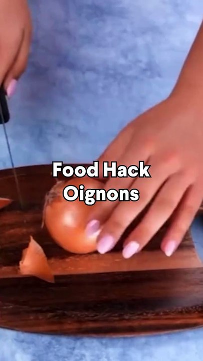food hack eplucher un oignon