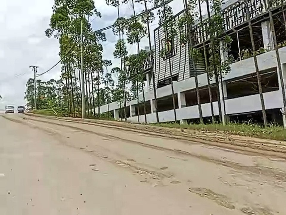 JALAN MENUJU KE IBUKOTA NUSANTARA BERLUMPUR DAN BERDEBU