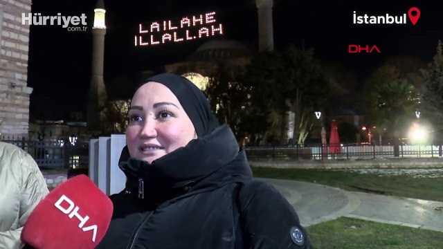 Ramazan ayının simgesi mahyalar camilere asıldı