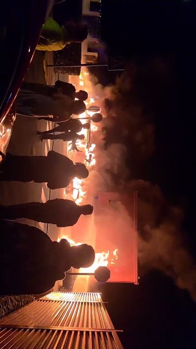 Arden el coche del alcalde de San Cristóbal y otros tres en un incendio que creen intencionado