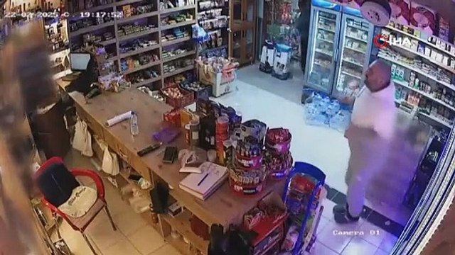 Markete dalan tavuk ortalığı birbirine kattı!