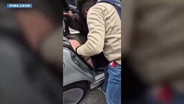 Catania: Polizia di Stato gli trova 5 kg di droga nell'auto