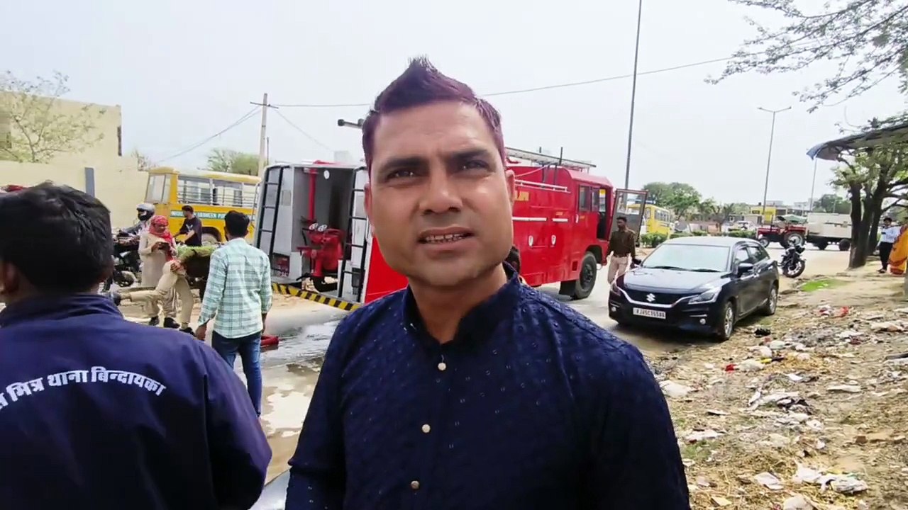 चलती कार में लगी आग, ब्रेक फेल, दूल्हे सहित पां...