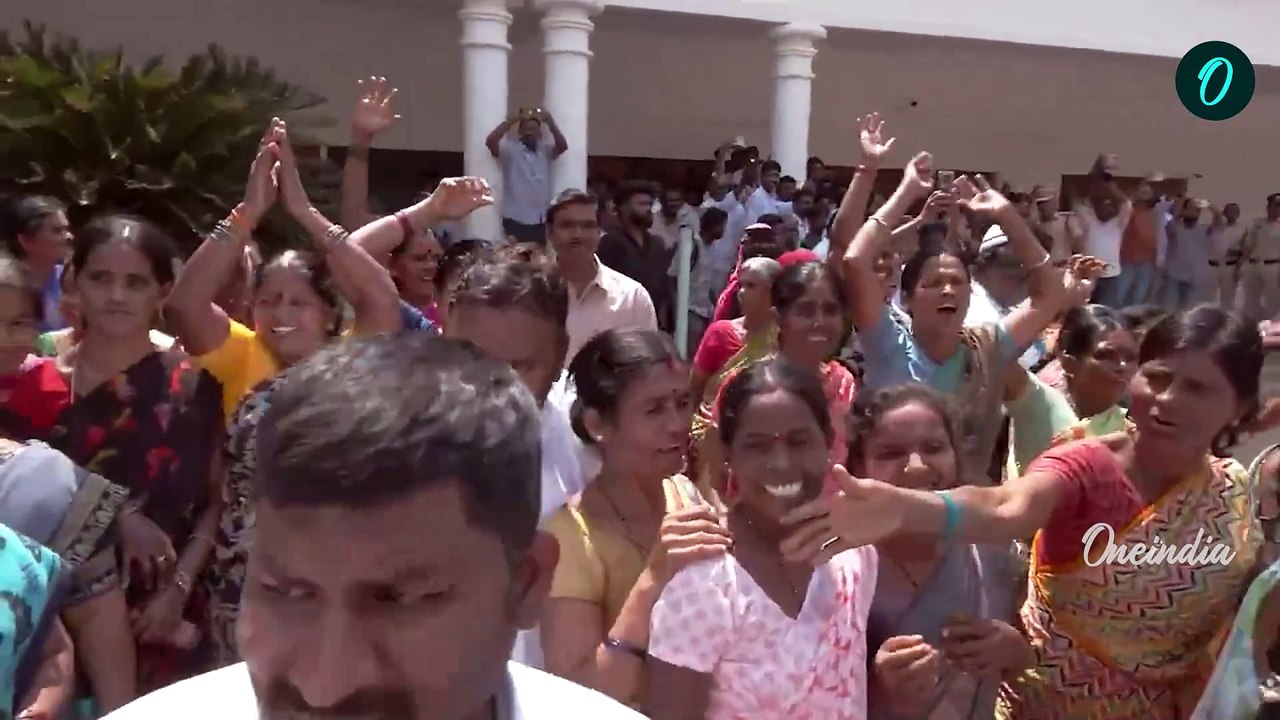 YS Jagan Helicopter Visuals | పదవిపోయినా జగనన్నకు తగ్గని క్రేజ్ | Oneindia Telugu