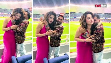 Ind-Pak Match के बीच Orry ने Urvashi Rautela को दिया shocking Kiss, Video viral होने पर लगी क्लास !
