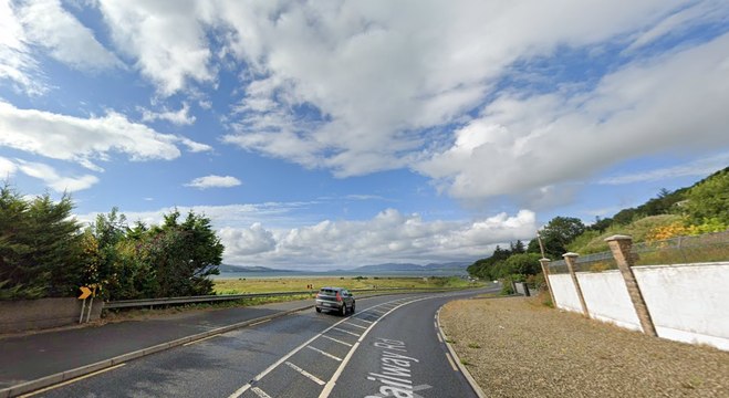 Darragh O’Brien urged to prioritise Fahan road safety with Boyle lamenting ‘sheer volumes’ of traffic in Derry and Inishowen