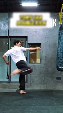 Ayoub enseigne les arts martiaux sur les réseaux en analysant des mouvements vus dans des films ou en situation réelle. Une façon pour lui de partager sa passion et ses sept ans d’expérience en karaté !