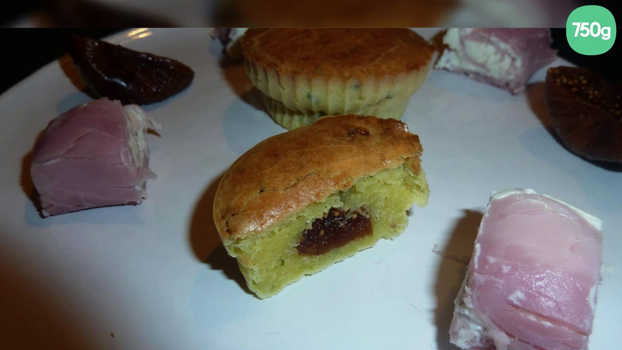 Financier Boursin, figues, roulés au jambon