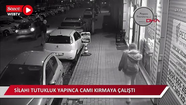 Avcılar'da kuaföre ateş etmek istedi; silahı tutukluk yapınca camı kırmaya çalıştı