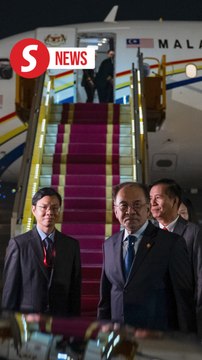 Anwar arrives in Hanoi to begin two-day working visit to Vietnam