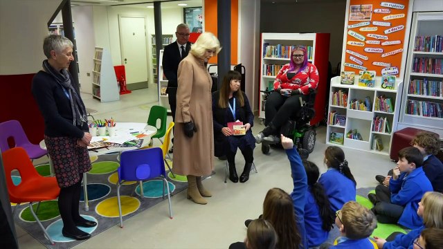 Queen reveals she has rescue puppy during statue unveiling