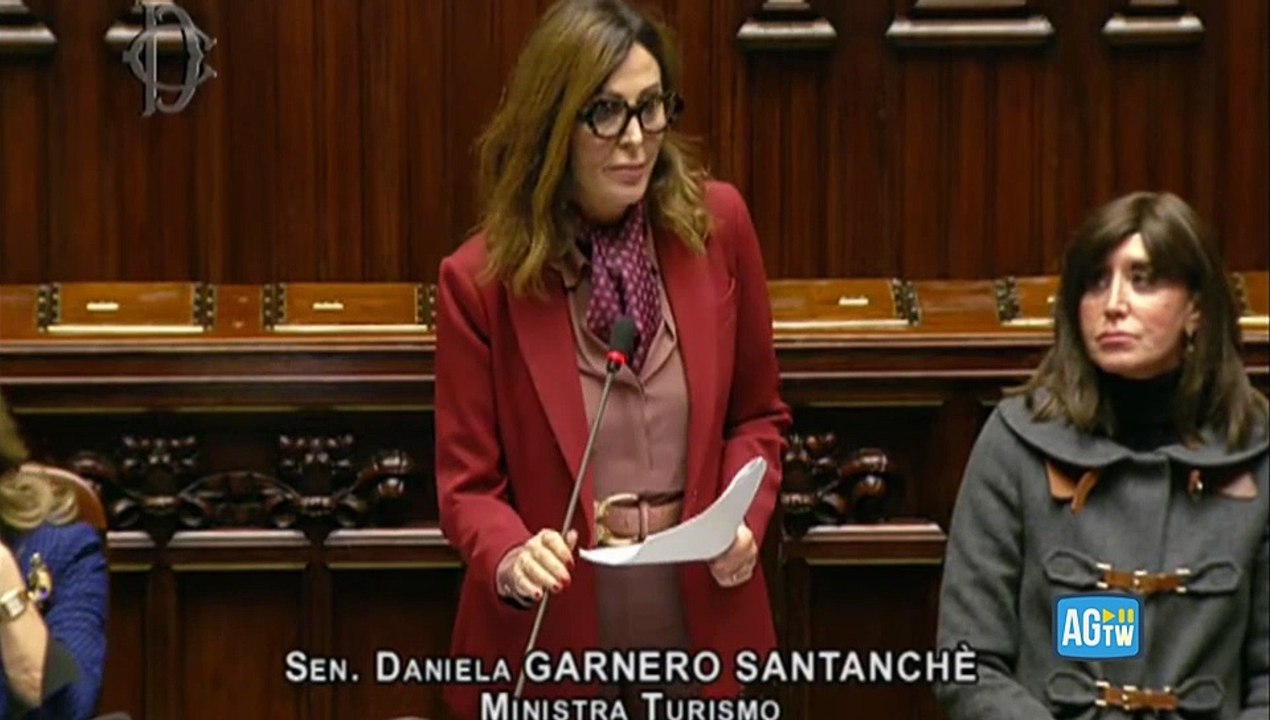 Santanchè alle opposizioni: «Per voi sono il male assoluto, sono una donna libera e porto il tacco 12»