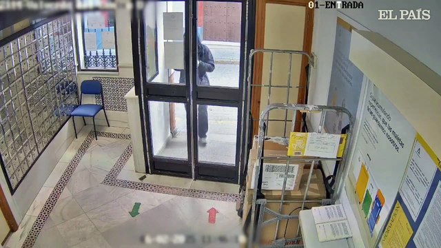 Detenido en Miajadas por atracar a punta de cuchillo una sucursal de Correos en Huelva