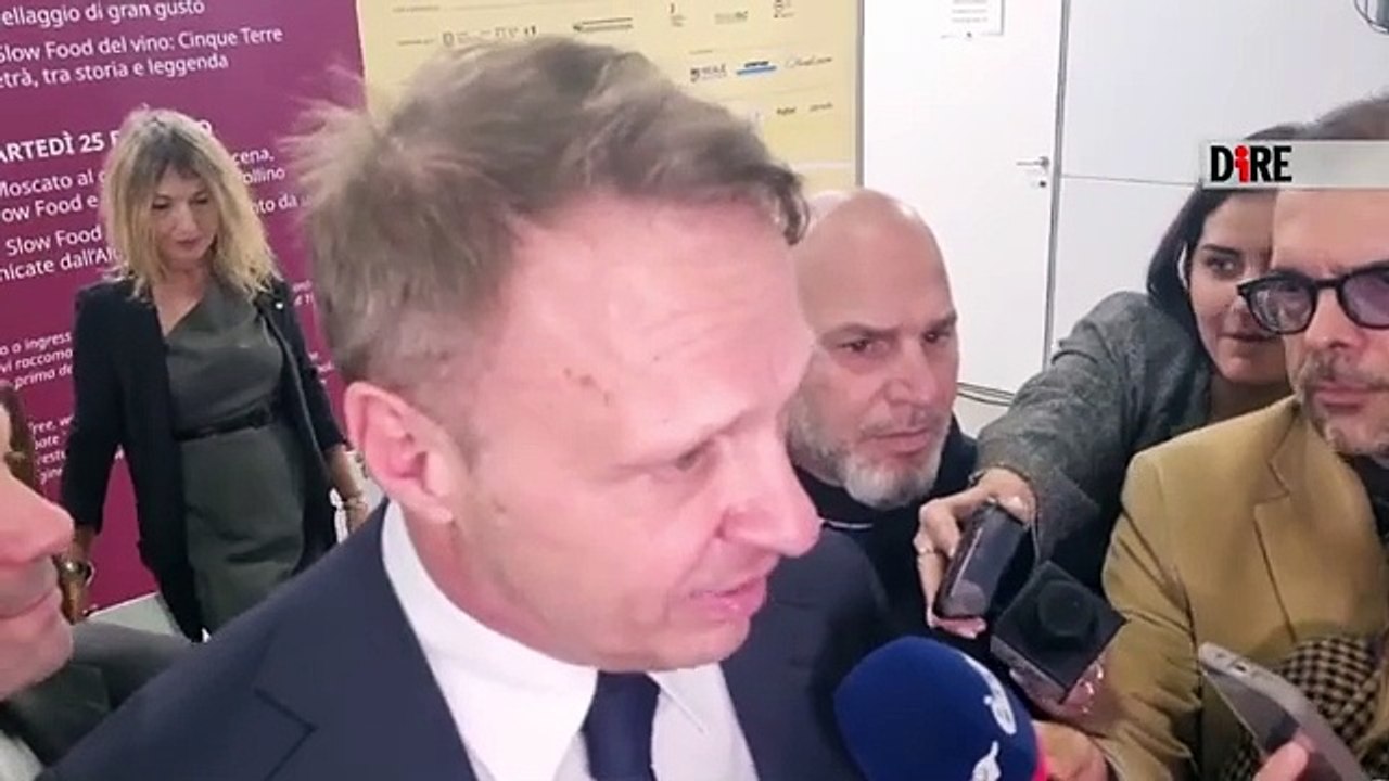Francesco Lollobrigida allo Slow Wine Sana: «L'abuso di acqua fa danni, lo dice la scienza»