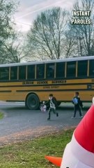 Ces élèves rendent visite chaque jour à un homme âgé atteint de la maladie d’alzheimer