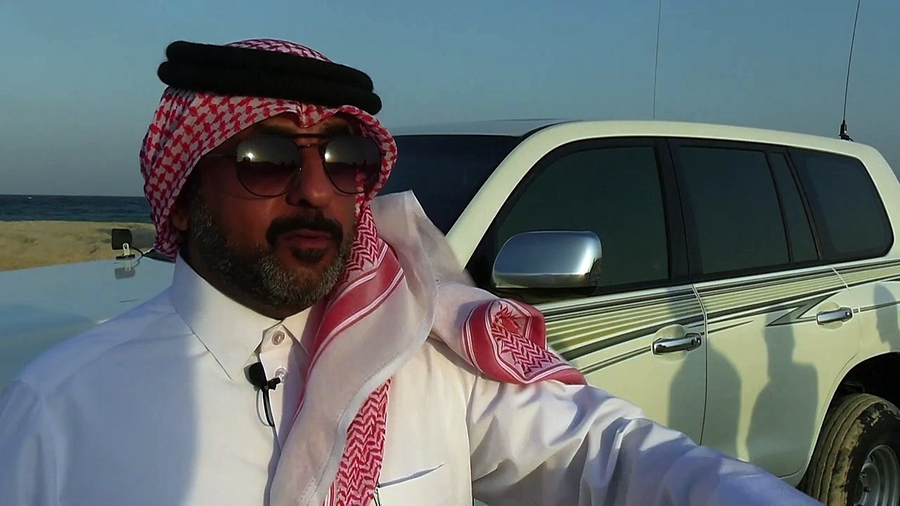 جولة مع فِرق إنقاذ في صحراء قطر تتولى سحب المركبات العالقة في الرمال