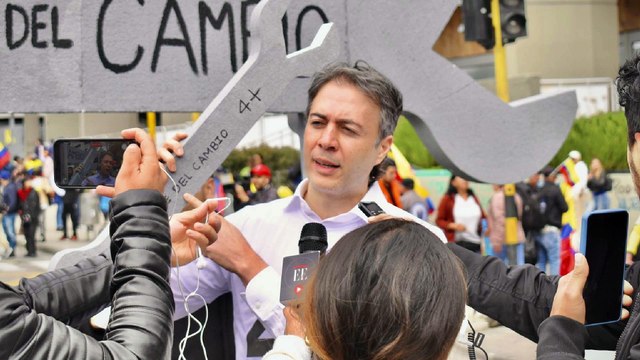 Cargos contra Daniel Quintero por no actualizar la declaración de renta y conflictos de interés