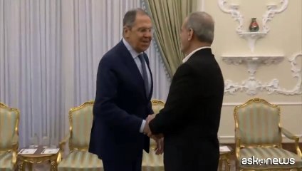 Il ministro russo Lavrov a Teheran per colloqui con Pezeshkian