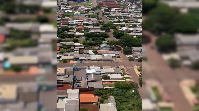 Imagens aéreas mostram abordagem a veículo carregado com fardos de maconha