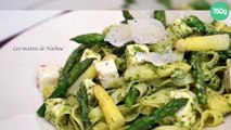 Tagliatelle aux asperges et à la feta, pesto de roquette et noix