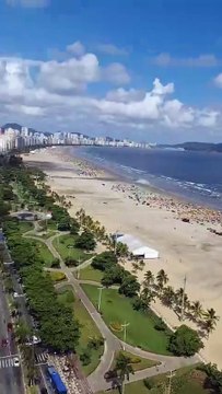 NASCEU DE NOVO! Vídeo mostra momento em que piloto de paraglider perde o controle e cai em prédio em Santos