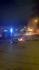 Van'da belediyeye ait çöp toplama aracını yaktılar!