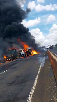 Colisão entre dois caminhões e uma carreta deixa dois mortos em Maringá; veículos pegaram fogo