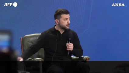 Zelensky: "Pronto a dimettermi se aderiremo alla Nato"