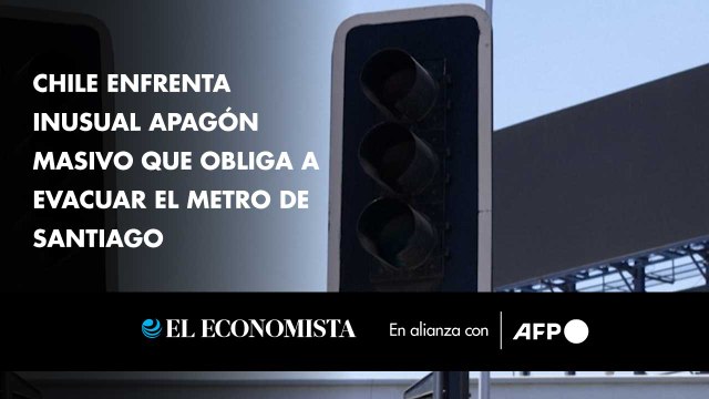 Chile enfrenta inusual apagón masivo que obliga a evacuar el metro de SantiagoChile enfrenta inusual apagón masivo que obliga a evacuar el metro de Santiago