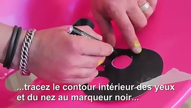 Vidéo : deux chaises d’ado façon tête de mort