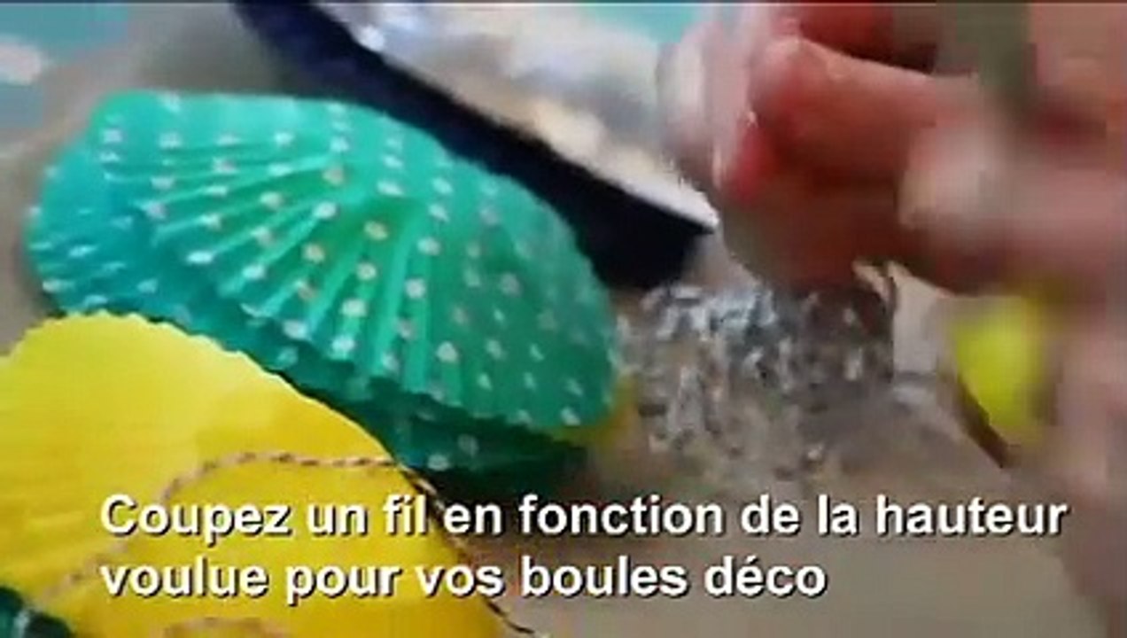 Confectionner des boules en papier déco avec de...