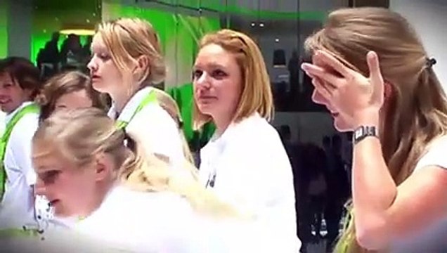 Salon Genève 2011 : les hôtesses en video