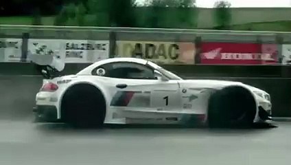 BMW : la Z4 contre la Z4 GT3 en vidéo