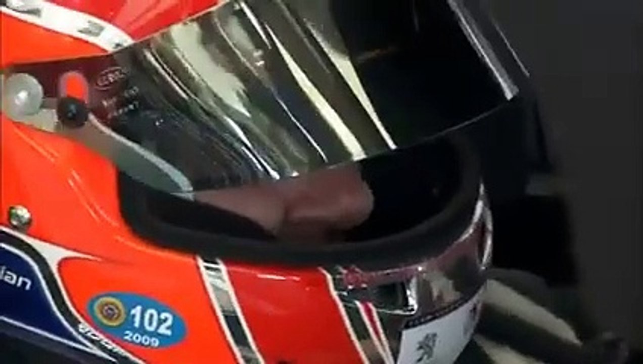 Peugeot 908 Hybrid4 : ses premiers tours de roues en vidéo !