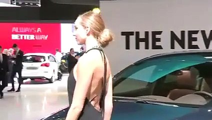 Les Plus Belles Hôtesses du Salon de Francfort 2013 en Vidéo !