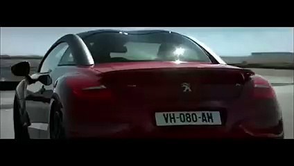 Peugeot RCZ R sur circuit