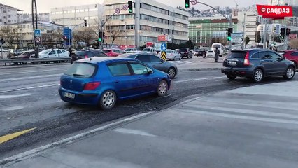 Çukur gibi rögar kapakları...