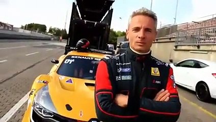 A bord de la Renault RS01 sur le Nürburgring !