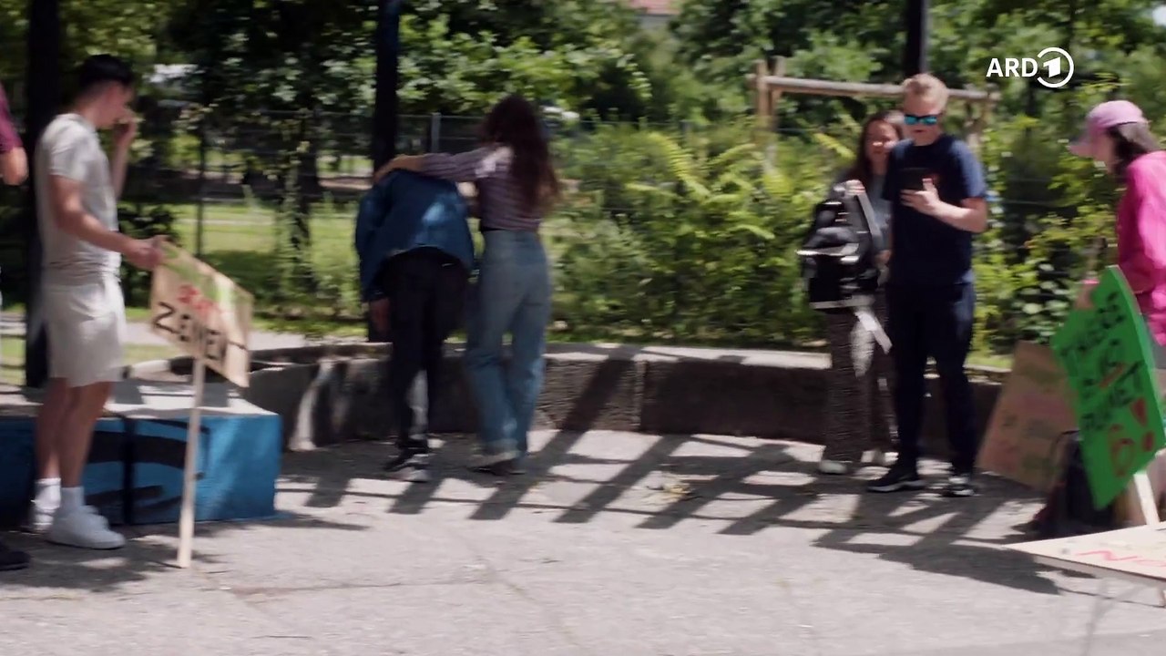 In aller Freundschaft: Keine Wahl | Folge 1083