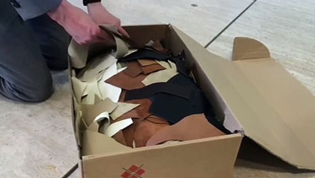 Vidéo : une Aston Martin Vanquish réalisée en cuir !