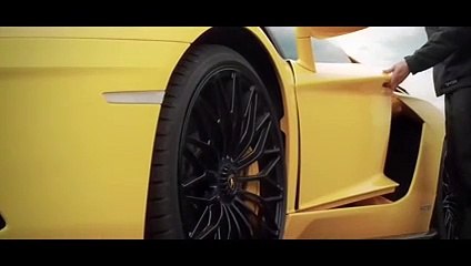 La Lamborghini Aventador S, tout en glisse sur la neige !