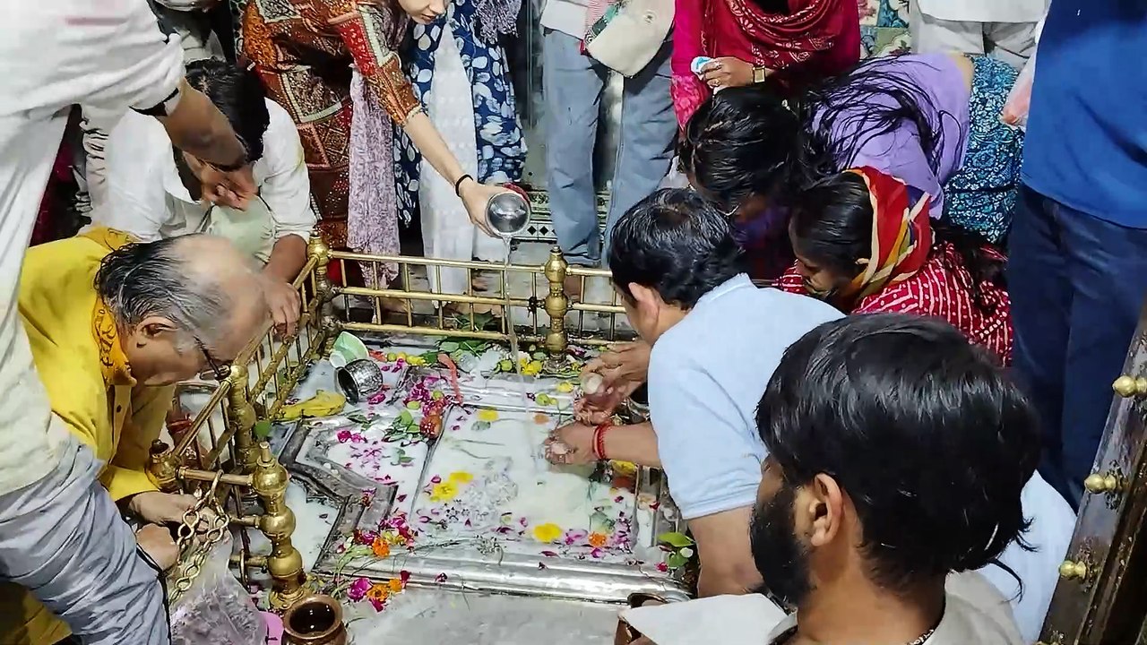 Mahashivratri 2025: बम-बम भोले से गूंजी छोटी काशी, वीडियो में देखें भक्तों में उत्साह