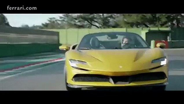 VIDEO - Charles Leclerc et Carlos Sainz s’amusent au volant de la Ferrari SF90
