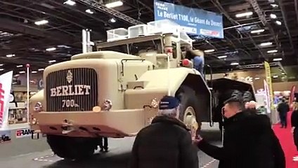 Rétromobile 2019 - Berliet T100