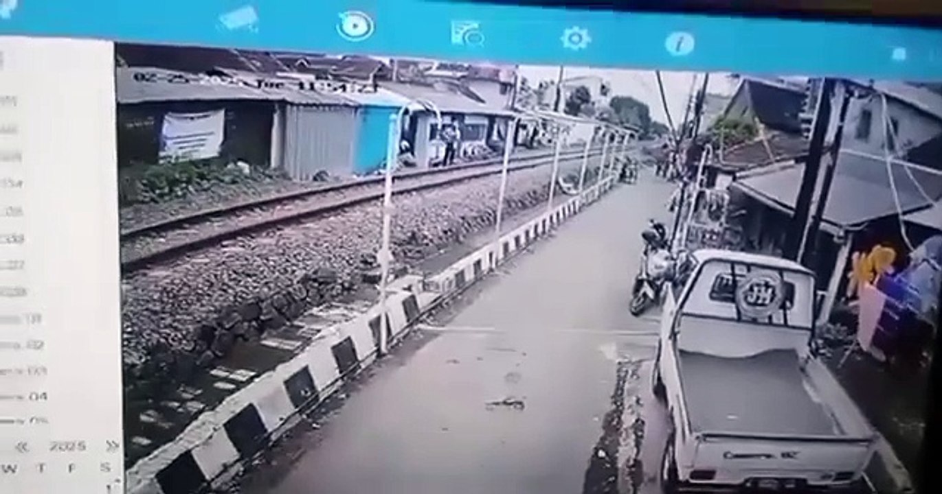 Pria Tertabrak Kereta di Tasikmalaya, Polisi Duga Bunuh Diri