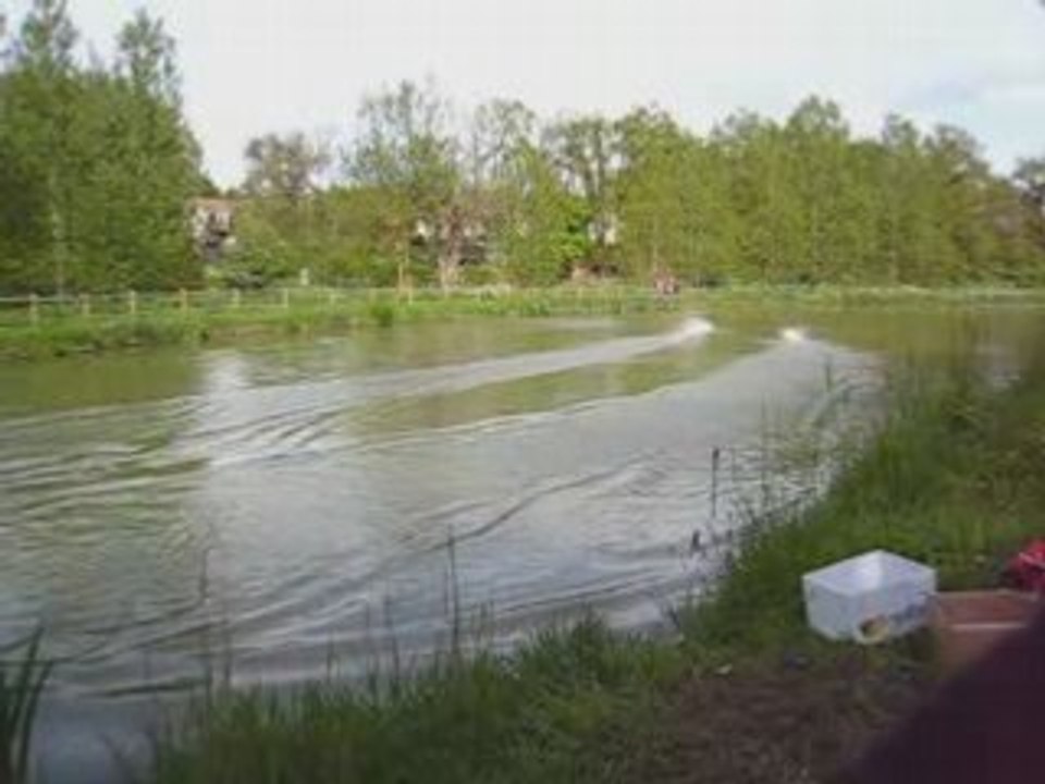 Bateau maison brushless11.1v contre portofino graupner 16.8v